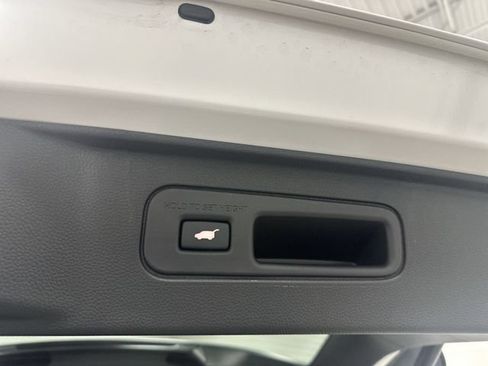 Used 2026 Honda Pilot Sport image 17