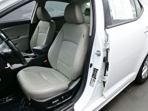 Used 2015 Kia Optima EX w/ EX Premium Package image 12