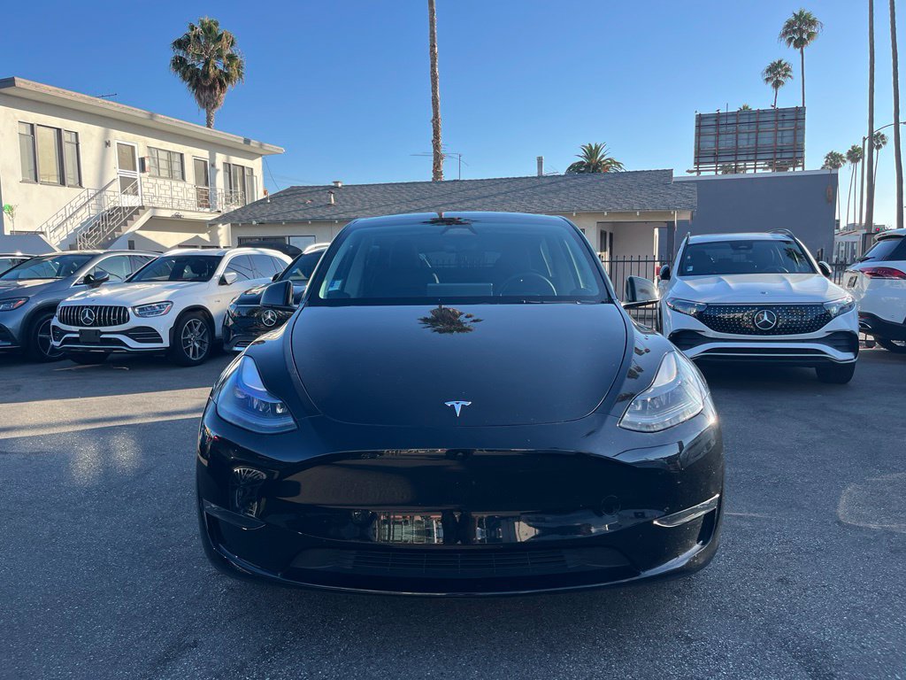 Used 2023 Tesla Model Y Performance AWD/4WD image 2