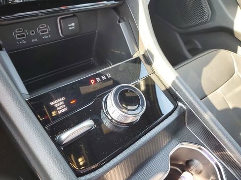 New 2025 Jeep Grand Cherokee Limited w/ Black Appearance Package image 10