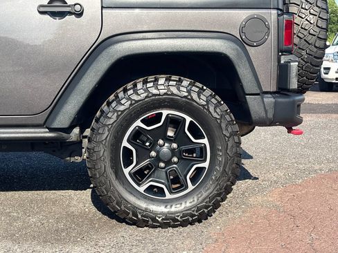 Used 2016 Jeep Wrangler Unlimited Rubicon AWD/4WD image 16