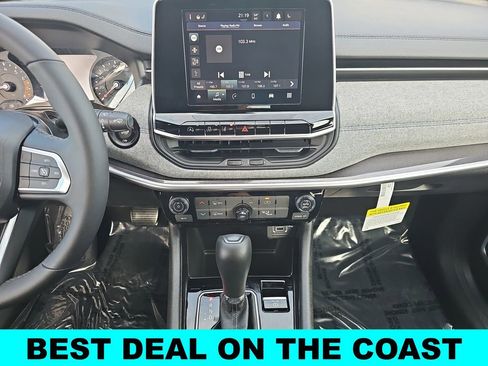 New 2026 Jeep Compass Latitude image 17