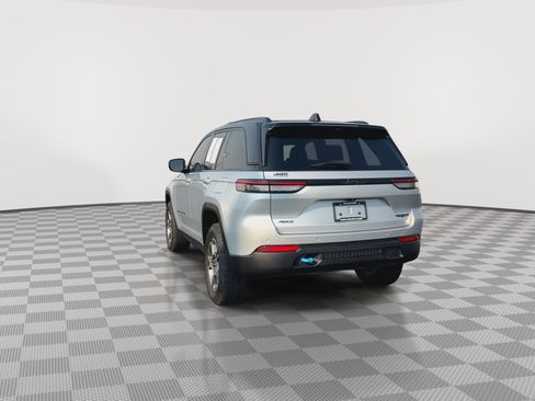 Used 2022 Jeep Grand Cherokee Trailhawk w/ Luxury Tech Group III image 7