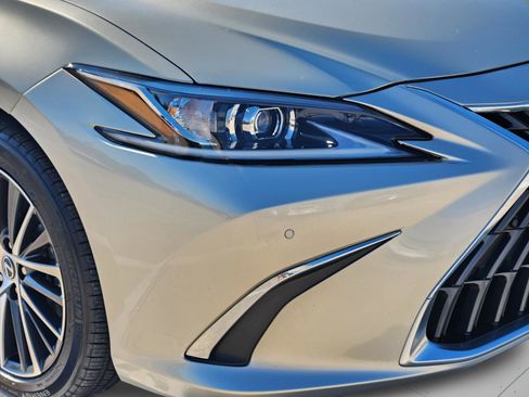 Used 2023 Lexus ES 350 w/ Premium Package FWD image 37
