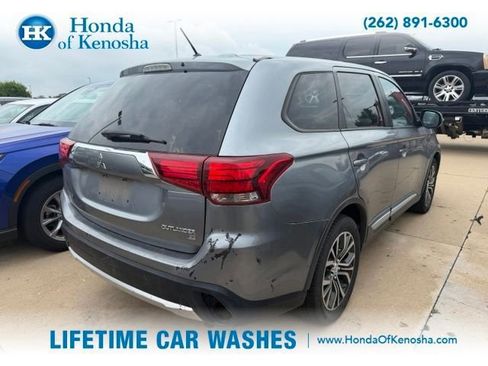 Used 2016 Mitsubishi Outlander SE FWD image 2