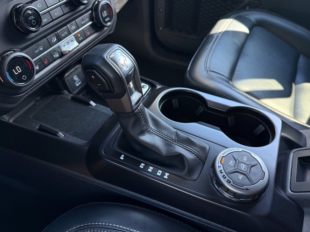 Used 2025 Ford Bronco Outer Banks AWD/4WD image 15
