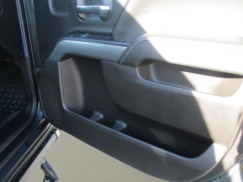 Used 2018 Chevrolet Silverado 1500 LT image 18