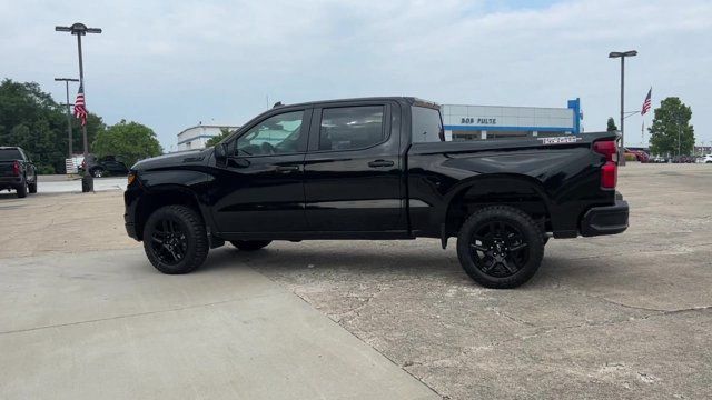 Used 2023 Chevrolet Silverado 1500 Custom Trail Boss w/ LPO, Dark Essentials Package AWD/4WD image 7