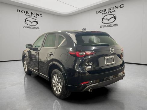 Used 2025 MAZDA CX-5 AWD 2.5 S w/ Preferred Package image 3