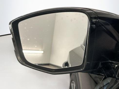 Used 2023 Acura MDX SH-AWD w/ Technology Package image 16