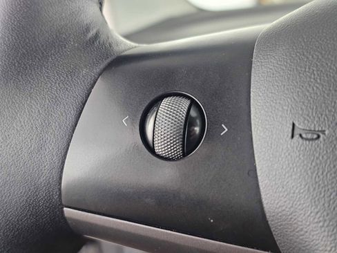 Used 2022 Tesla Model 3 Standard Range image 28