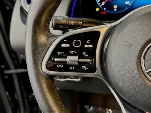 Certified 2023 Mercedes-Benz GLB 250 image 27