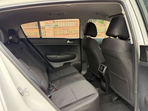 Used 2018 Kia Sportage LX w/ LX Popular Package FWD image 12