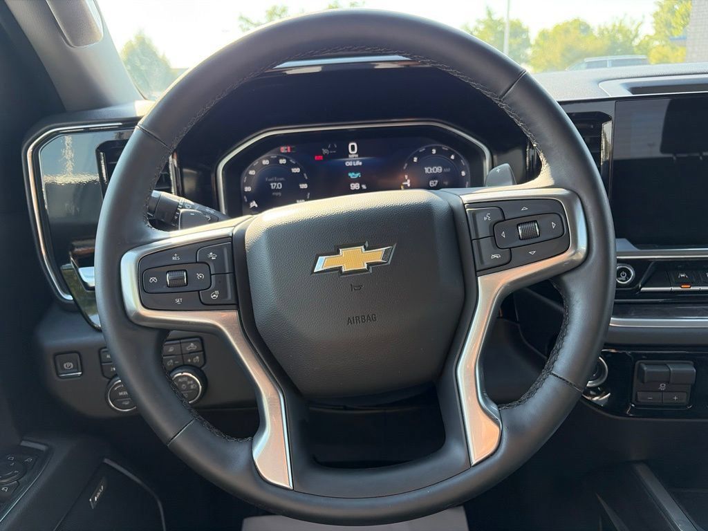 Used 2026 Chevrolet Silverado 1500 LTZ w/ Z71 Off-Road Package AWD/4WD image 7