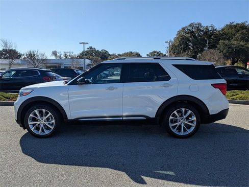 Used 2022 Ford Explorer Platinum w/ Equipment Group 601A image 7