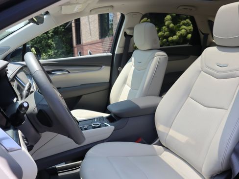 Used 2024 Cadillac XT5 Premium Luxury w/ Technology Package FWD image 23