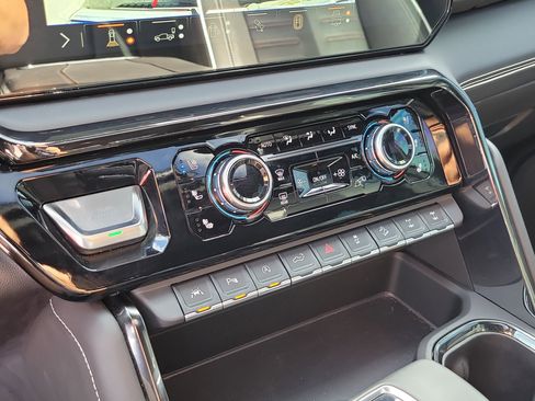 Used 2024 GMC Sierra 1500 AT4X image 26