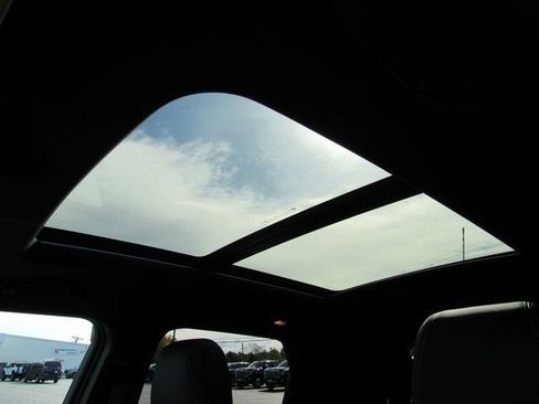 Used 2023 Chevrolet TrailBlazer ACTIV w/ Sun and Liftgate Package image 22