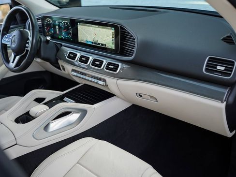 Used 2023 Mercedes-Benz GLE 450 4MATIC w/ AMG Line Exterior image 21