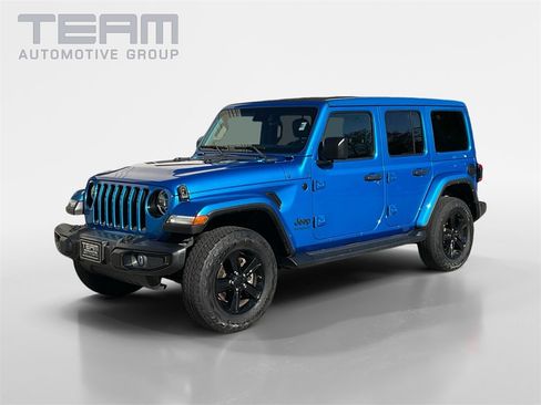 Used 2021 Jeep Wrangler Unlimited Sahara image 3