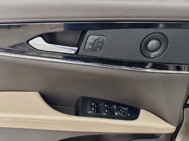 Used 2021 Lincoln Nautilus Reserve FWD image 18