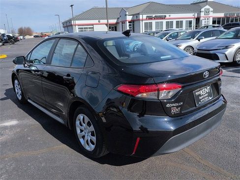 Certified 2025 Toyota Corolla LE image 5