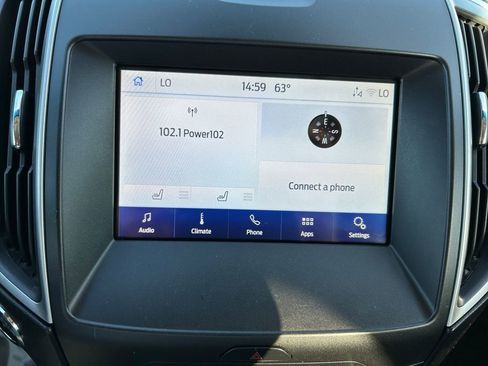 Used 2020 Ford Edge SEL image 11