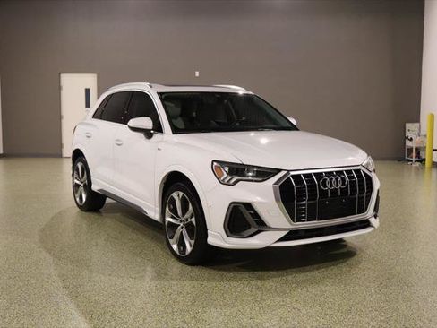 Used 2021 Audi Q3 2.0T Premium Plus w/ Premium Plus Package AWD/4WD image 1