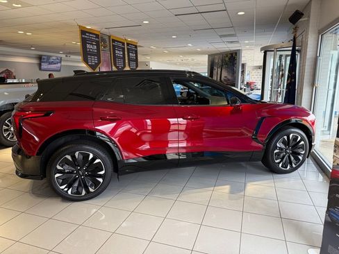 New 2025 Chevrolet Blazer EV RS RWD image 7