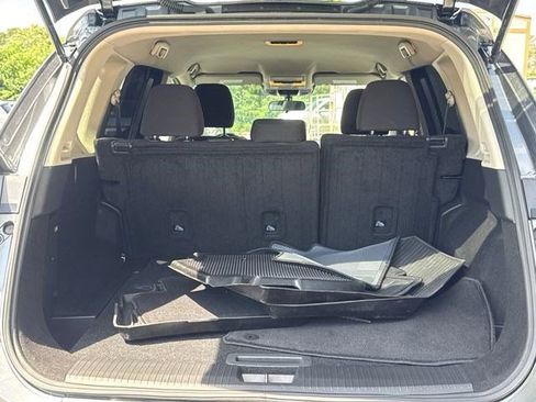Used 2025 Nissan Rogue S AWD/4WD image 12