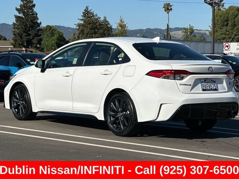 Used 2024 Toyota Corolla SE w/ SE Premium Package FWD image 6