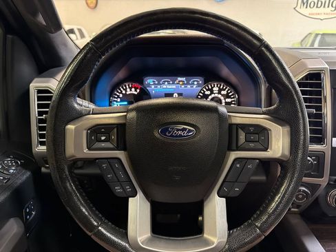 Used 2016 Ford F150 Platinum w/ Equipment Group 701A Luxury RWD image 17
