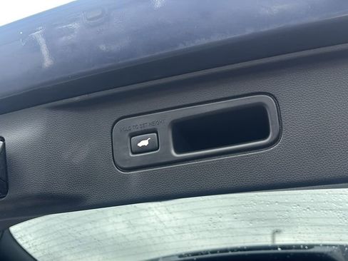 Used 2023 Honda Pilot Elite image 38