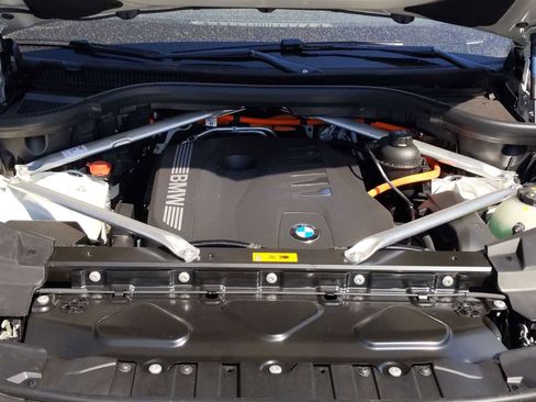 Used 2025 BMW X5 xDrive50e image 14