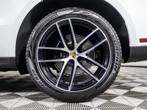 Used 2024 Porsche Macan w/ Premium Plus Package AWD/4WD image 41