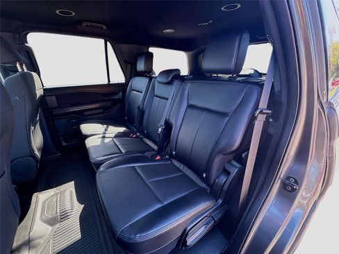 Used 2021 Ford Expedition XL image 19