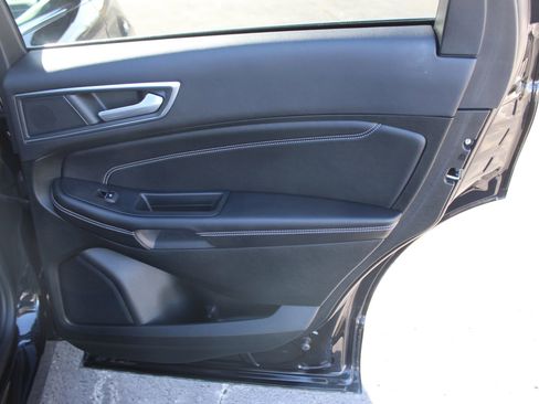 Used 2022 Ford Edge Titanium w/ Class II Trailer Tow Package image 13