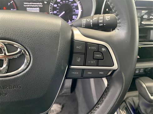 Used 2024 Toyota Highlander XLE image 36