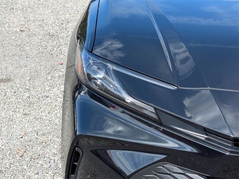 Used 2025 Toyota Camry LE image 9