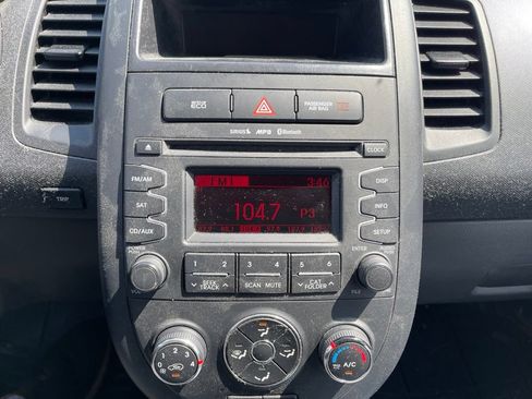 Used 2013 Kia Soul FWD image 9