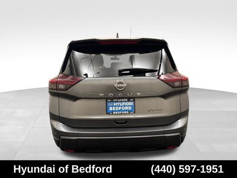 Used 2024 Nissan Rogue SV AWD/4WD image 6