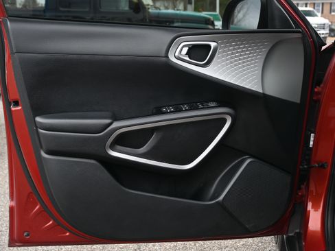 Used 2022 Kia Soul LX w/ Technology Package image 27