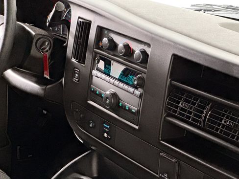 Used 2024 GMC Savana 2500 Work Van w/ Driver Convenience Package image 26