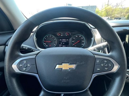 Used 2021 Chevrolet Traverse LS image 16