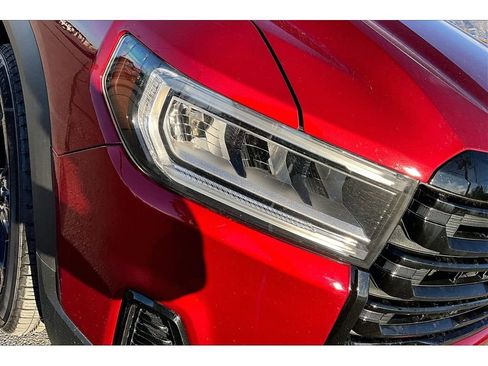 Used 2023 GMC Acadia SLE w/ Driver Convenience Package image 32