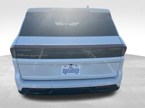 New 2026 Lincoln Navigator Reserve AWD/4WD image 5