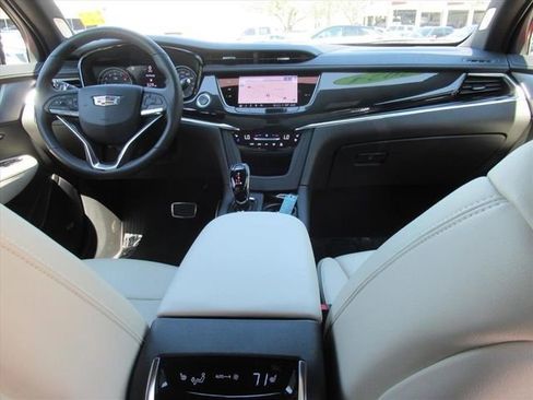 Used 2024 Cadillac XT6 Sport w/ Technology Package AWD/4WD image 13
