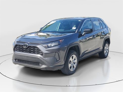 Certified 2022 Toyota RAV4 LE image 4