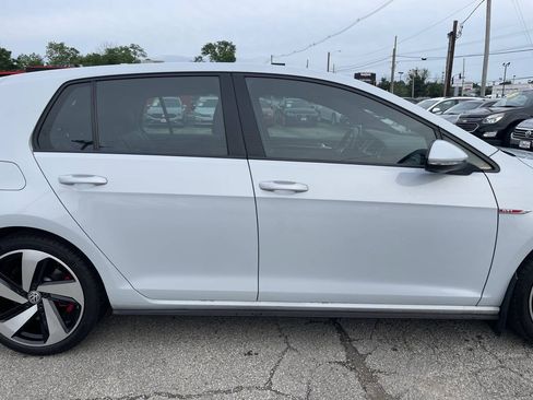 Used 2019 Volkswagen Golf 4-Door FWD image 4
