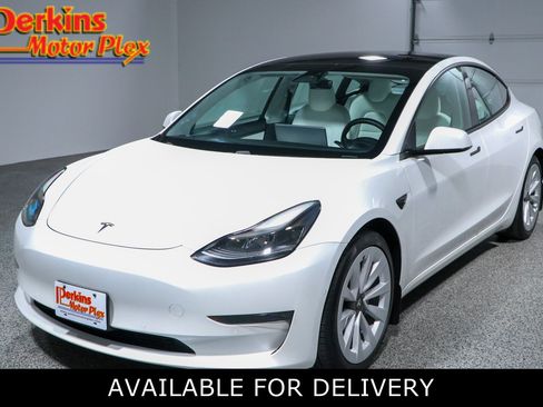 Used 2021 Tesla Model 3 Standard Range Plus RWD image 1